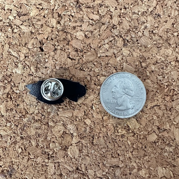 PHI Eagles Classic Enamel Lapel Hat Pin Brooch - Picture 5 of 5